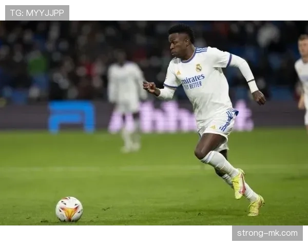 维尼修斯与本泽马联手闪耀,球队进攻火力持续升级 维尼修斯与本泽马联手闪耀,球队进攻火力持续升级