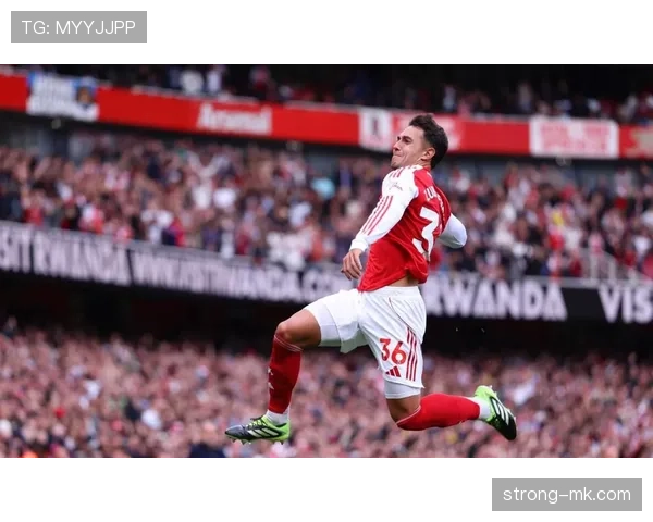 祖比门迪 vs 德保罗:中场组织与防守覆盖的战术作用对比 祖比门迪 vs 德保罗:中场组织与防守覆盖的战术作用对比