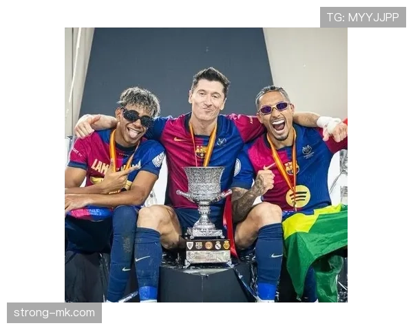 拉菲尼亚与莱万多夫斯基合作效果解析