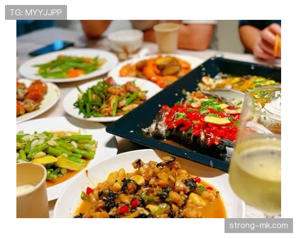 看到田亮家的厨房那一瞬，我就没脸晒我的外卖餐桌了